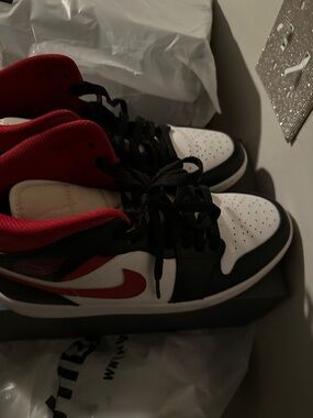 Jordan Men's Athletic Shoes - White Black Red